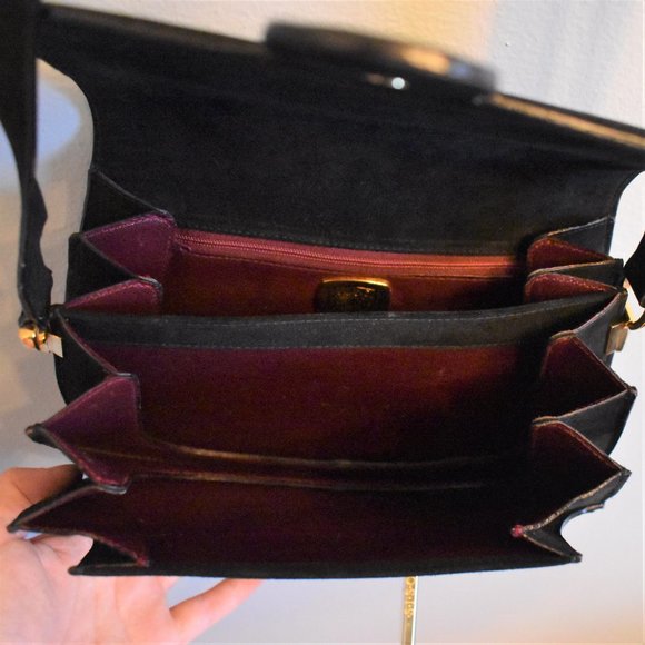 Elegant Black Crossbody Bag - Picture 6 of 7